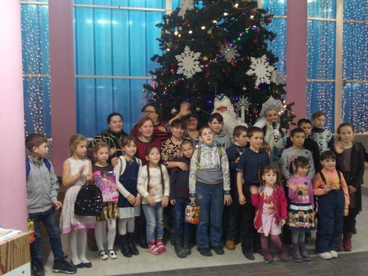 Спасские ребята побывали на новогоднем представлении в Казани (ФОТО)