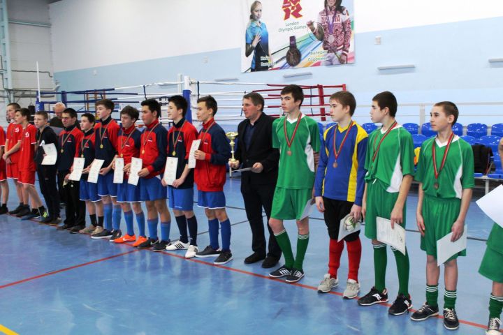 В Болгаре прошел зональный турнир по мини-футболу