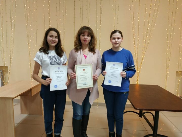 Ученицы Болгарской средней школы №2 стали призёрами олимпиады по технологии