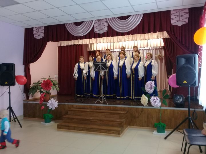 В Куралово Спасского района поздравили женщин (ФОТО)