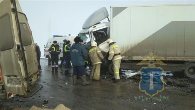 В Ульяновской области при столкновении с фурой погибли водитель и два пассажира автобуса