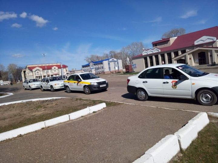 Болгарда Бөек Җиңүнең 74 еллыгына багышланган автоузыш булды