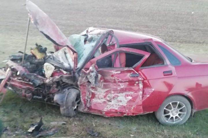 Страшная авария в Татарстане: два человека погибли и еще пятеро получили различные травмы