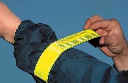 Сотрудники отделения ГИБДД рекомендуют спассцам использовать световозвращающие элементы