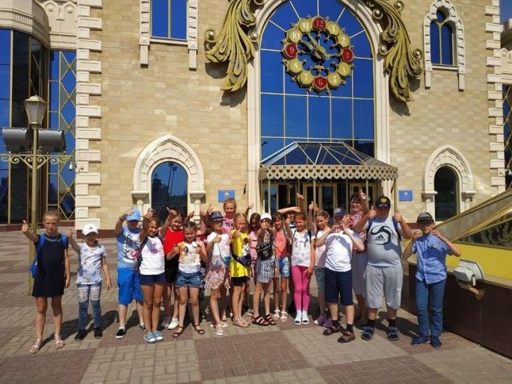 Болгарские школьники посетили театр кукол