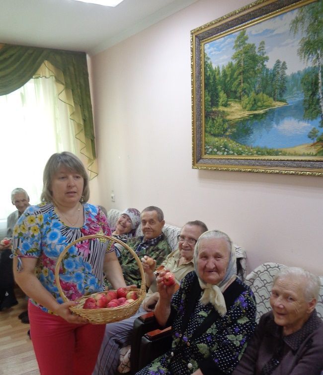 В Спасском ДИПИ провели мероприятие, посвященное  «Яблочному Спасу»