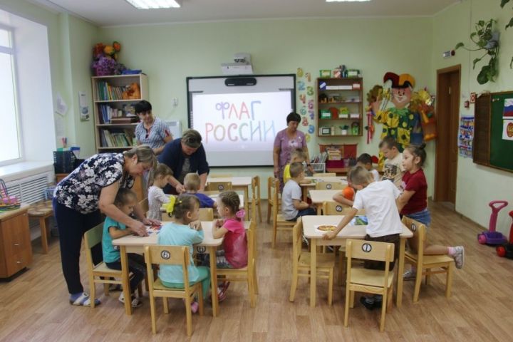 О символах России беседовали со спасскими дошкольниками