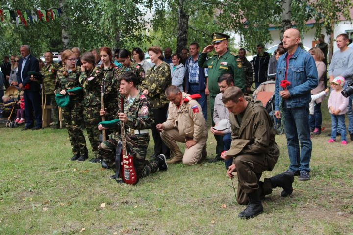 Бизнә эзләнү отрядларын очраштырды