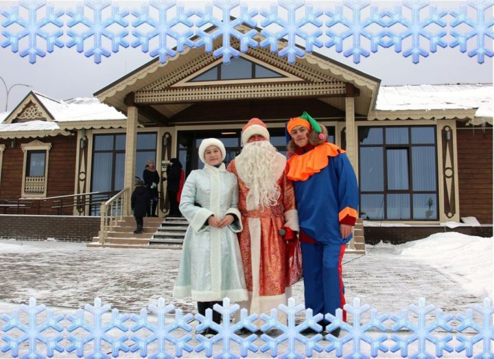 Гостей Болгарского музея-заповедника встречали Дед Мороз и Снегурочка