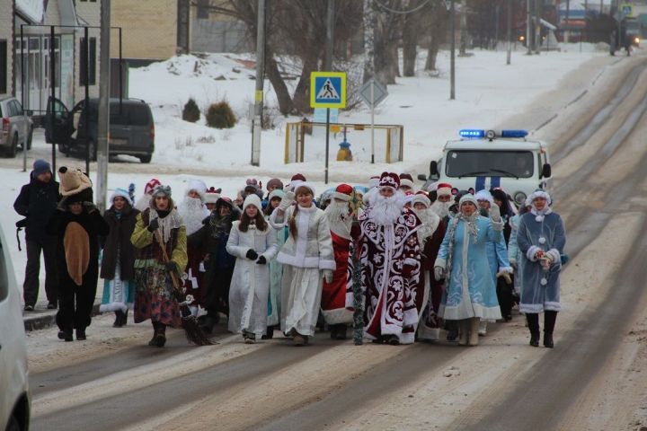 В Болгаре прошёл парад Дедов Морозов (ФОТОРЕПОРТАЖ)