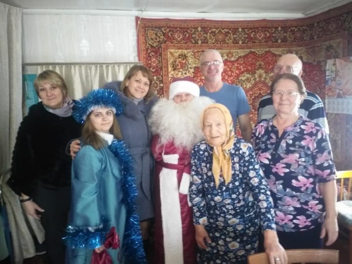 В Трех Озерах Спасского района провели акцию «С Новым годом и Рождеством» (ФОТО)