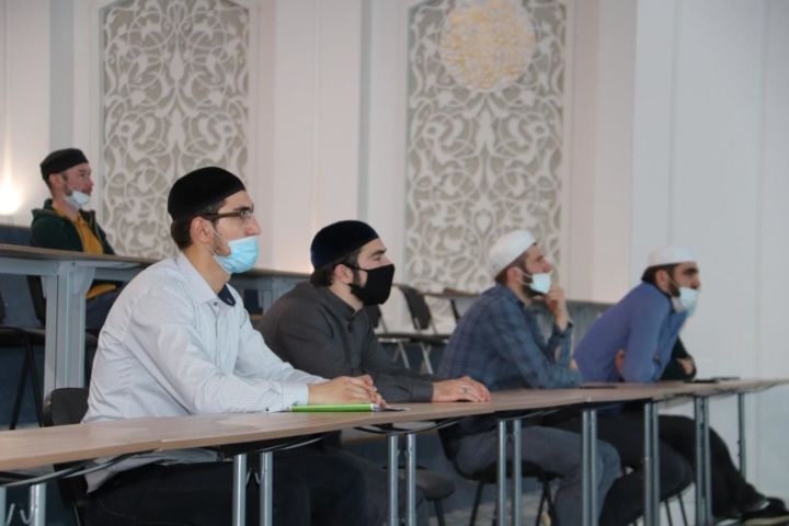 Студентов Болгарской исламской академии познакомили с историей Болгарского заповедника