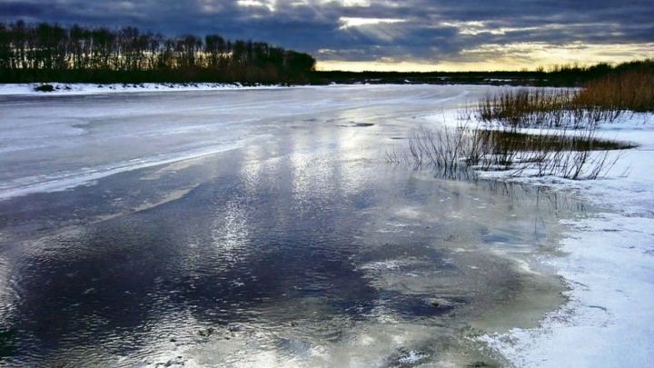 МЧС Татарстана предупреждает спассцев об опасности выхода на неокрепший лед