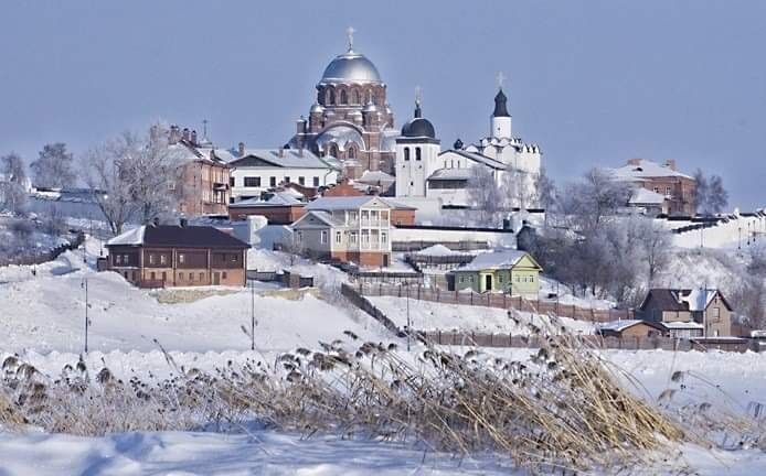 О том, почему стоит посетить остров-град Свияжск