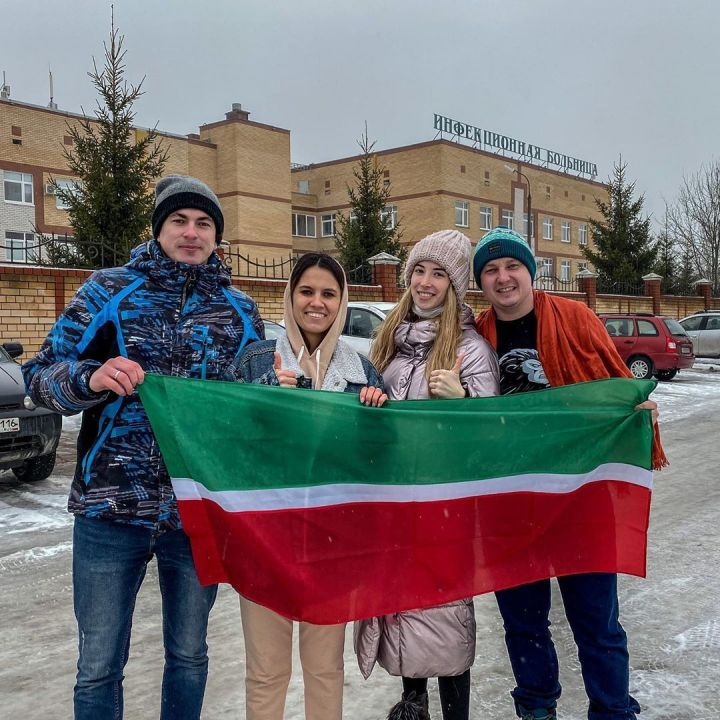 Блогеры Татарстана привезли подарки соотечественникам с Diamond Princess