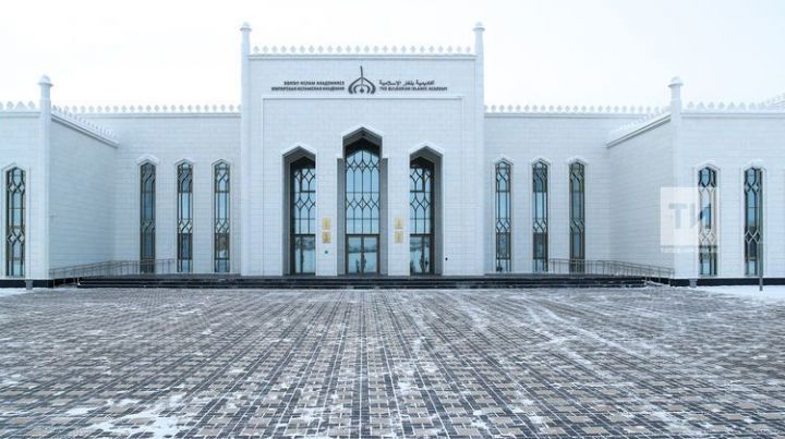 Сергей Кириенко прибыл в Татарстан для обсуждения развития Болгарской исламской академии
