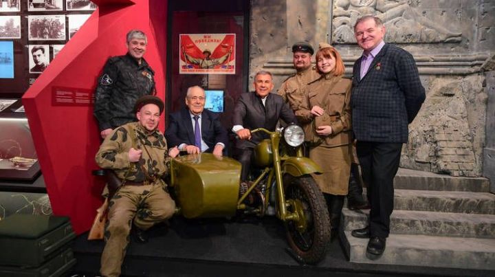 Рустам Минниханов ознакомился с новой экспозицией Музея-мемориала Великой Отечественной войны