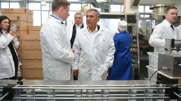 Минниханов начал проверку количества койко-мест в больницах Татарстана