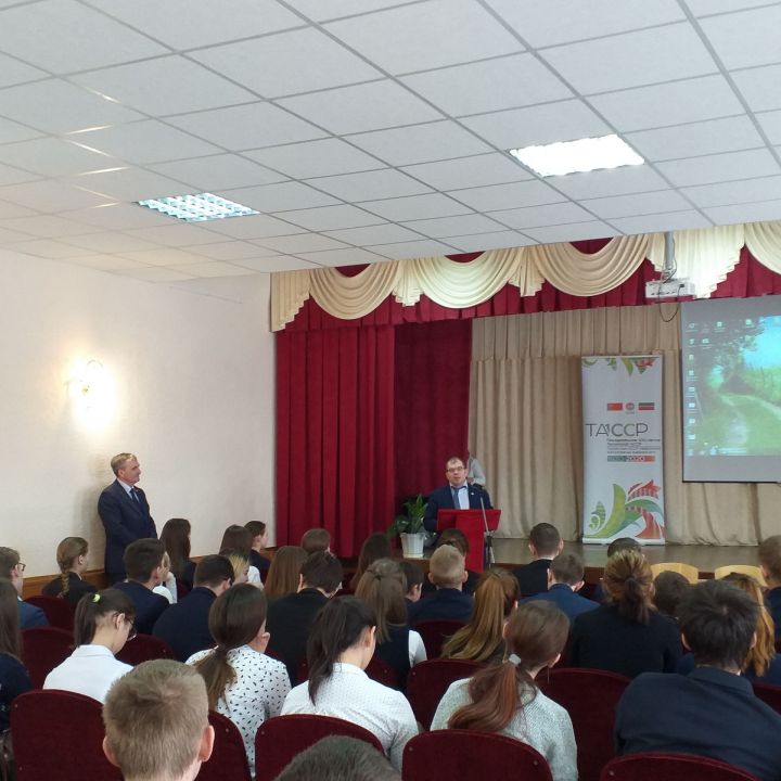 Заместитель руководителя УФАС встретился с болгарскими школьниками