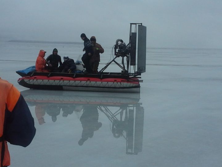 В Алексеевском и Тетюшском районах спасли мотоциклистов, провалившихся под лед