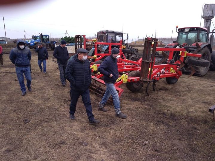 В Спасском районе прошел смотр-конкурс по подготовке машинно-тракторного парка (ФОТО)