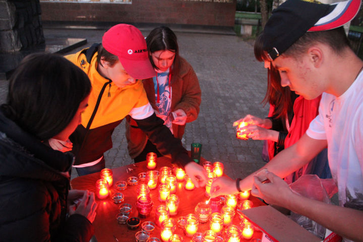 Почтили память земляков: на центральной площади Болгара прошла акция «Свеча Памяти» (+ВИДЕО, ФОТО)