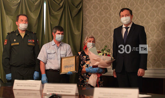 В Татарстане родственникам погибшего Героя ВОВ передали его награды