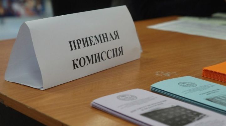Абитуриенты Татарстана могут подать документы на поступление в вузы по почте