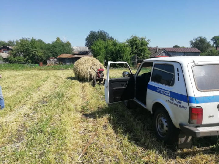 Психически больной житель Тетюшского района напал на участкового с вилами