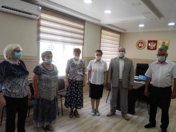 Ветеранам налоговой службы Спасского района вручили награды