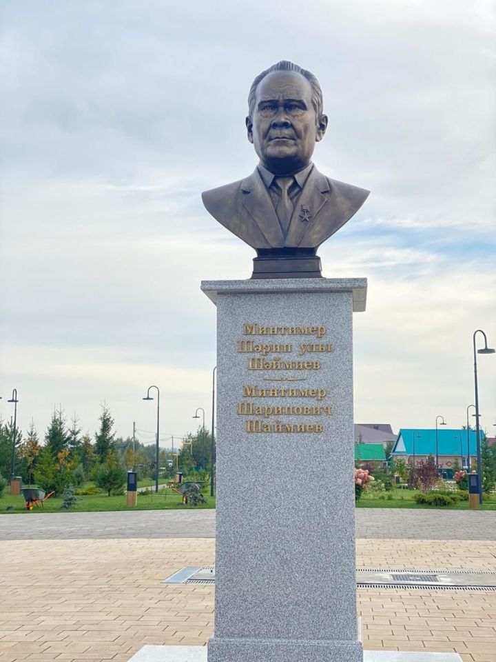 В Татарстане открыли бронзовый бюст Минтимеру Шаймиеву