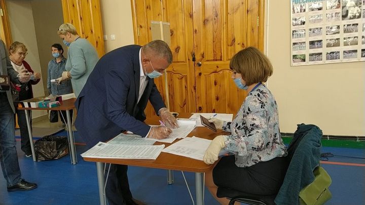 Глава Спасского района проголосовал на избирательном участке &nbsp;2543