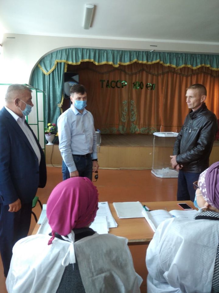 Глава Спасского района объезжает избирательные участки