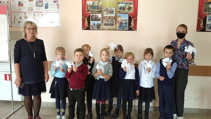Голуби мира — от школьников Спасского района