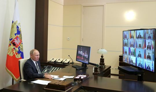 Президент России поздравил Рустама Минниханова с победой на выборах