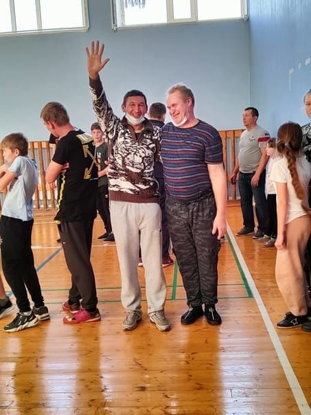 В Антоновском спортклубе «Витязь» прошла спортивная эстафета "Папа и я – мы спортивная семья"