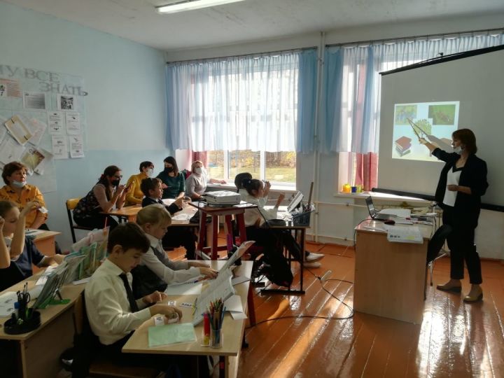 В Полянской средней школе прошёл районный семинар по математике