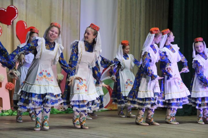 В Болгаре прошёл праздничный концерт, посвящённый Дню матери