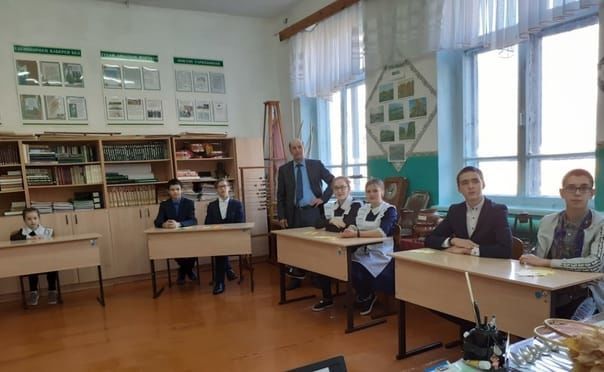 В Средне-Юрткульской школе прошёл традиционный праздник «Урожая»
