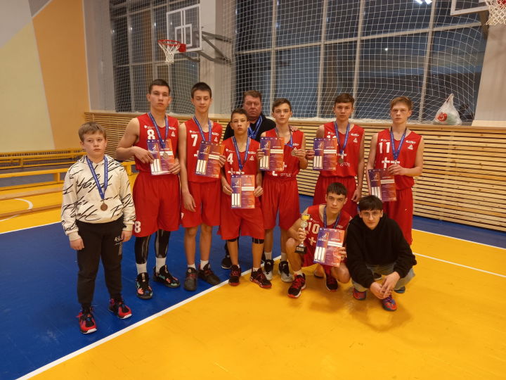 Баскетбольная команда второй городской школы приняла участие в баскетбольной лиги «КЭС-БАСКЕТ»