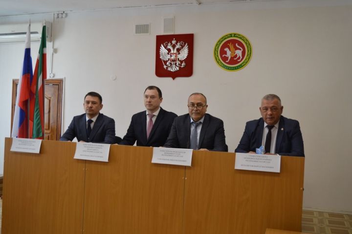 Аппарату Спасского районного суда РТ представили нового председателя суда