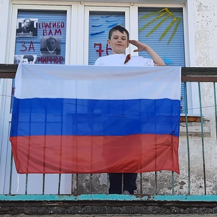 Жители Спасского района участвуют во Всероссийской акции «Окна Победы»