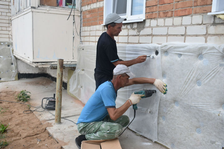 По улице Гордеева проводится капитальный ремонт многоквартирных домов