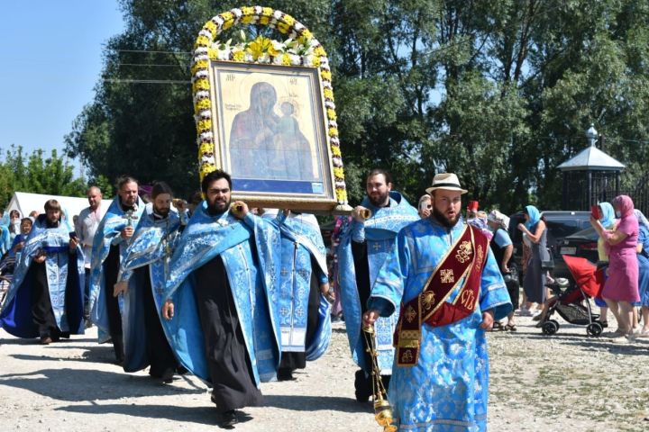 В селе Три Озера отметили праздник Тихвинской иконы Божией Матери