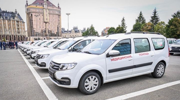 Спасская районная больница получила два автомобиля первичной медико-санитарной помощи