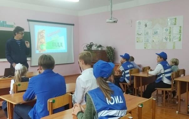 В Кузнечихинской средней школе прошёл «Единый день безопасности дорожного движения»