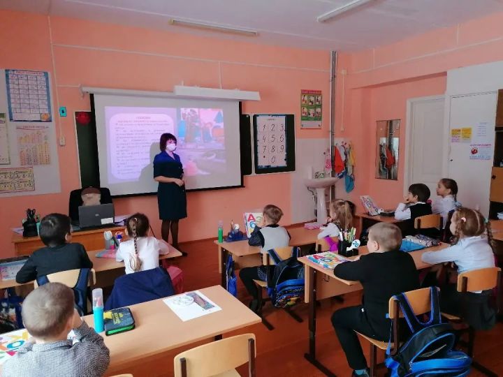 Для первоклассников Полянской школы провели классный час «Моя Безопасность» 
