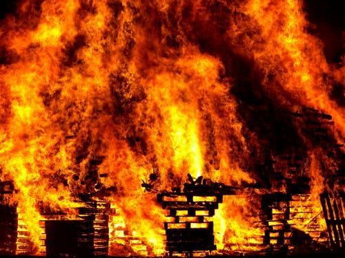 Пожар в домохозяйстве в Болгаре тушили огнеборцы в минувшую субботу
