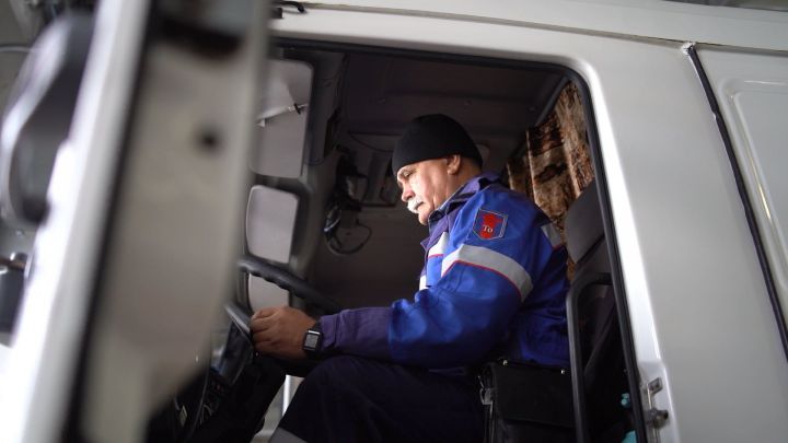 36 лет безупречно работает в АО «Транснефть»-Прикамье водитель Александр Антипов