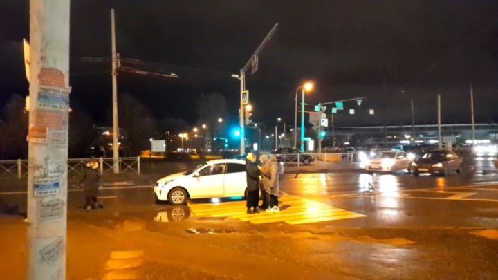 В Казани двух школьниц из Москвы сбила машина